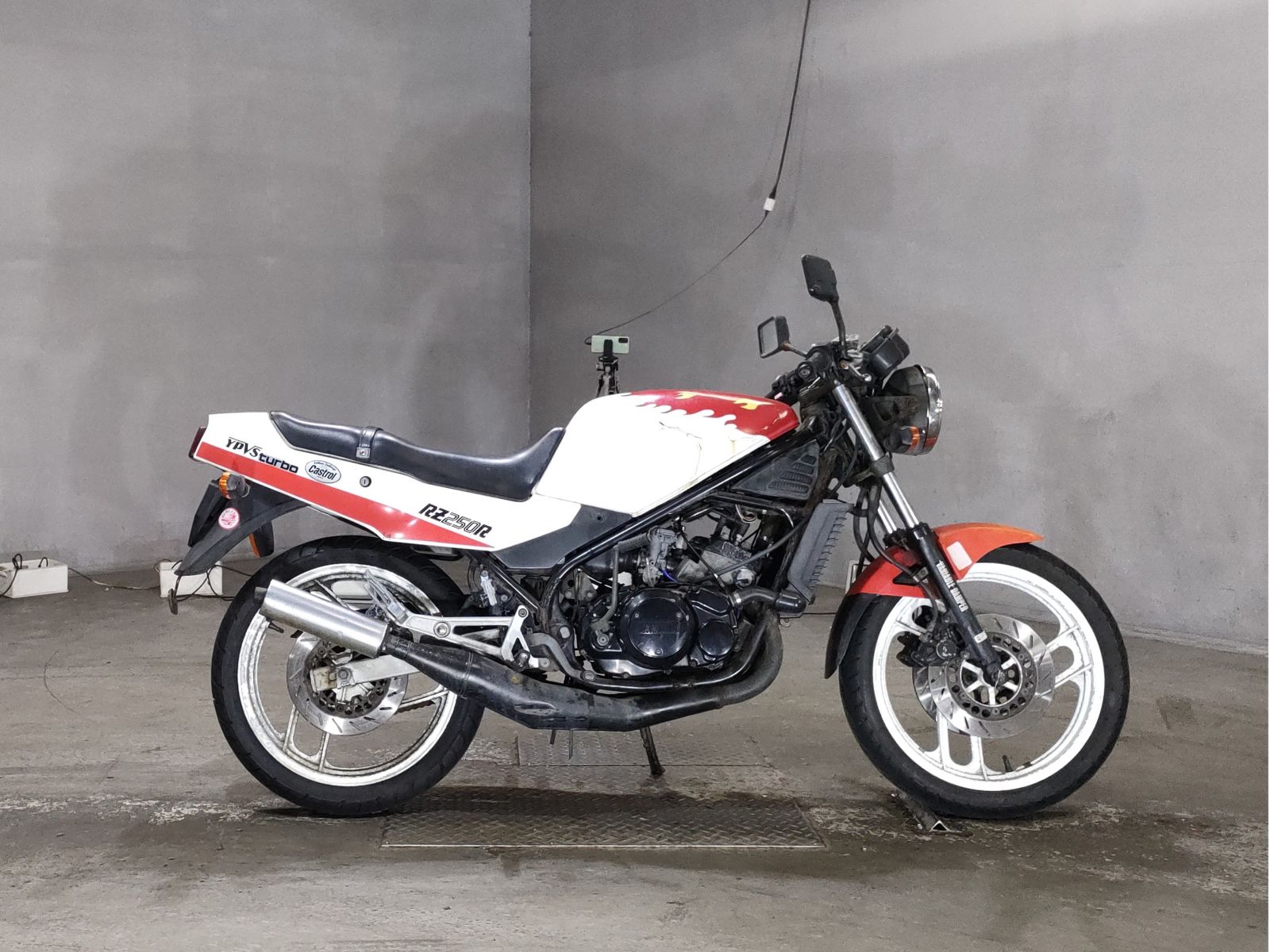 Yamaha RZ250R 1986