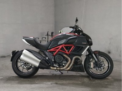Ducati DIAVEL CARBON 2012