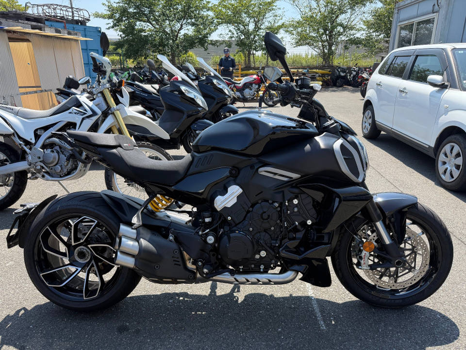 Ducati DIAVEL 2024