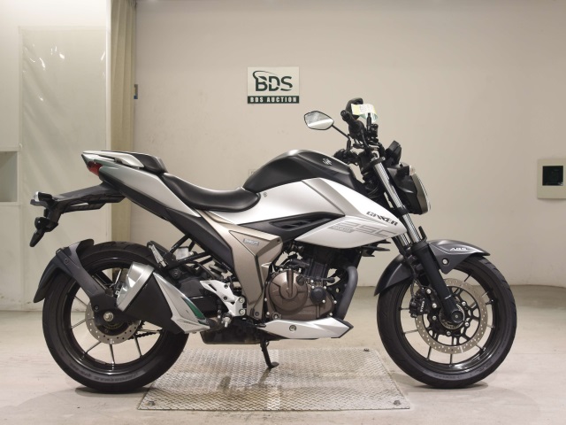 Suzuki GIXXER250