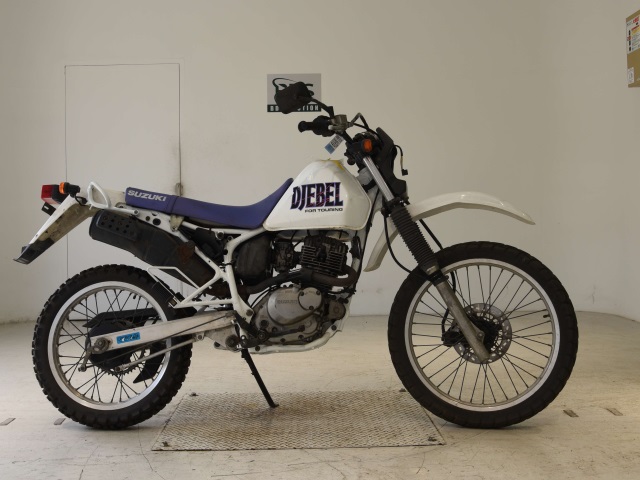 Suzuki DJEBEL200