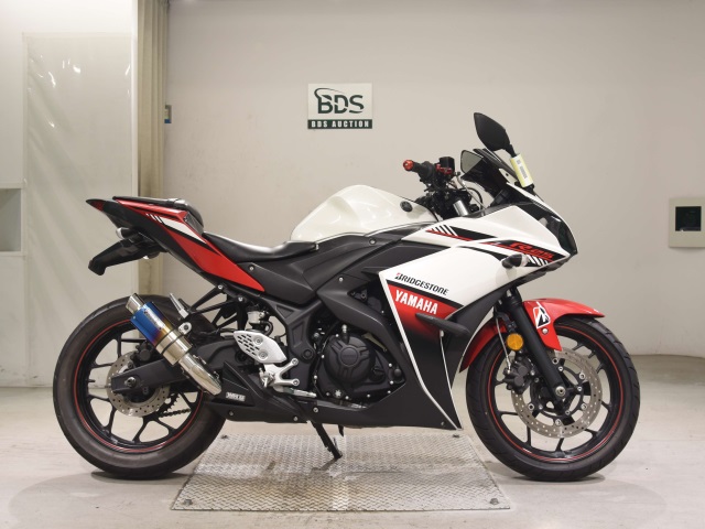 Yamaha YZF-R25 2016