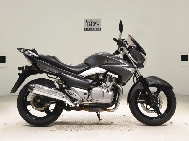 Suzuki GSR250