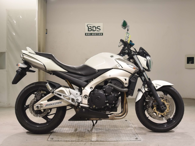 Suzuki GSR400A 2010