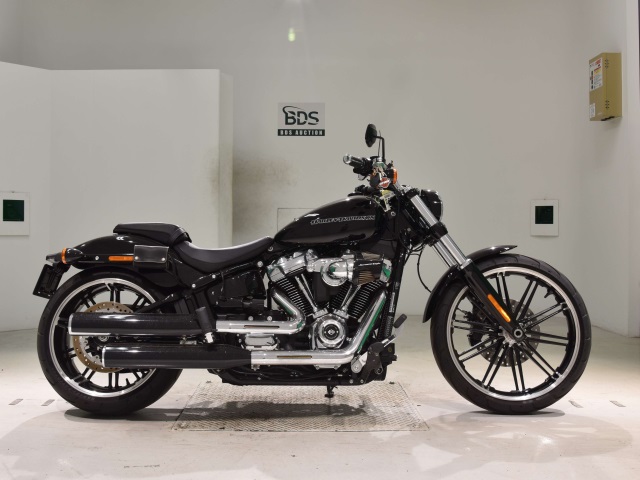 HD BREAKOUT FXBRS1870 2018