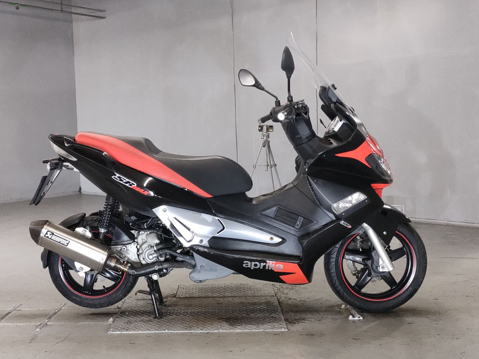 Aprilia SR MAX300 2013