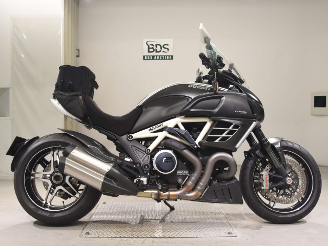 Ducati DIAVEL 2012