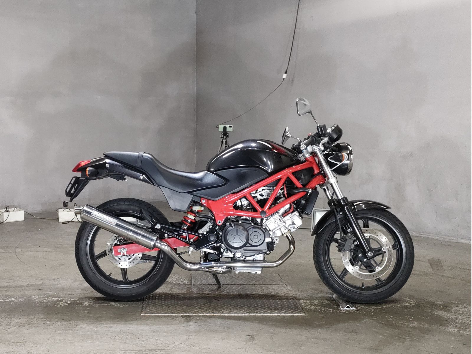Honda VTR250 2011
