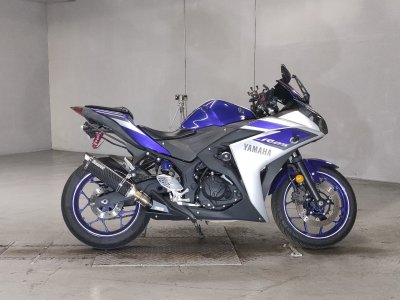 Yamaha YZF-R25 2015