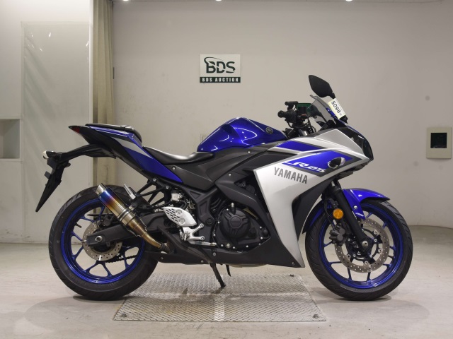 Yamaha YZF-R25A 2015