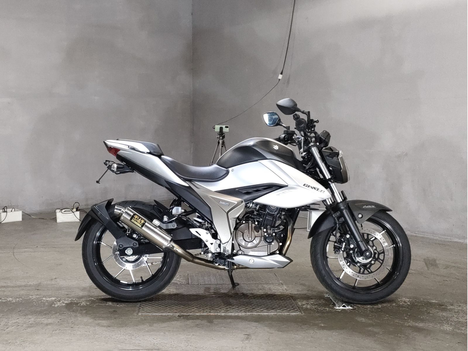 Suzuki GIXXER250