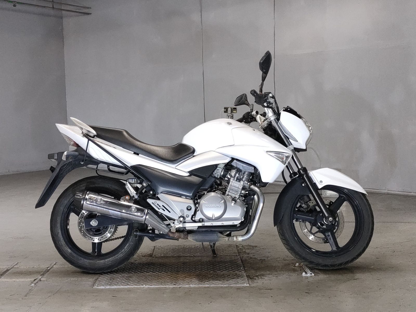 Suzuki GSR250