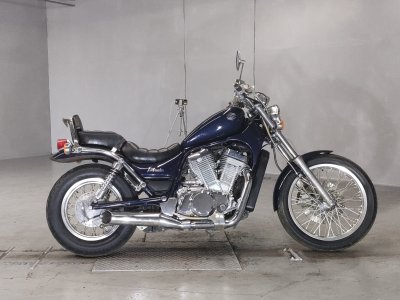 Suzuki INTRUDER 750