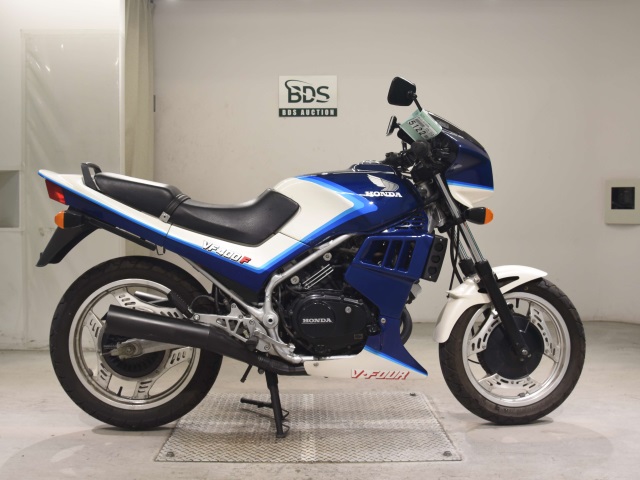 Honda VF400F 1983