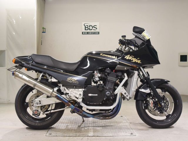 Kawasaki GPZ900R 2001