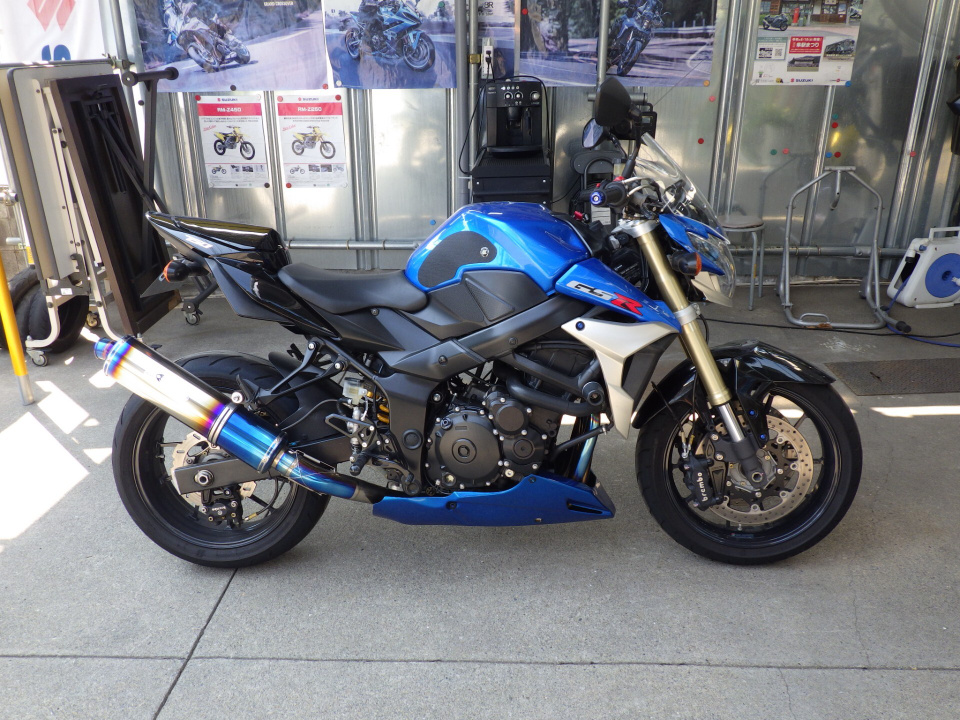 Suzuki GSR750 2013