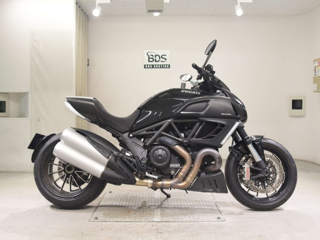 Ducati DIAVEL 2013
