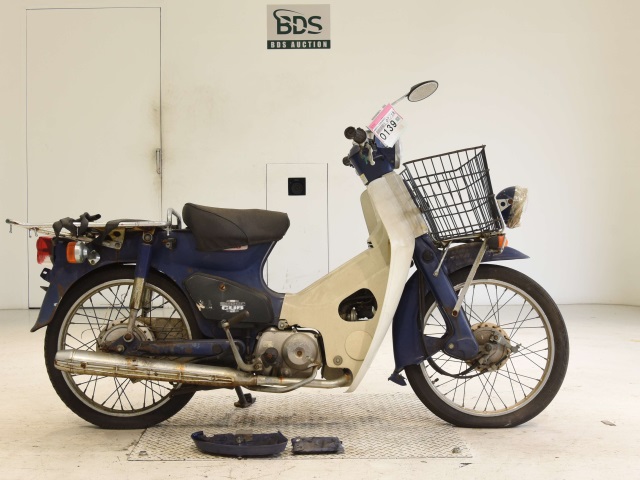 Honda C50 2002