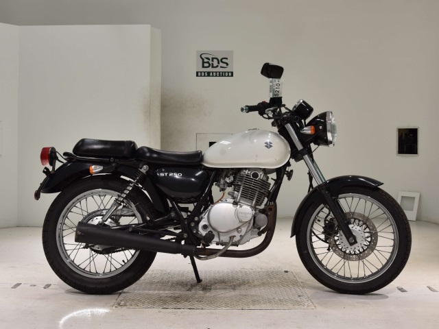 Suzuki ST250