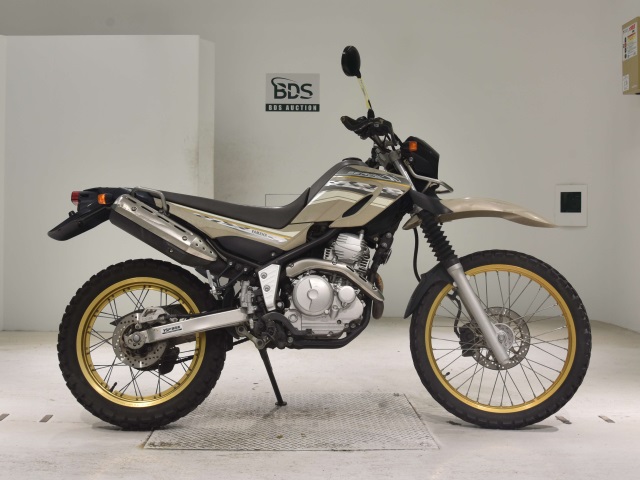 Yamaha SEROW XT250 2016