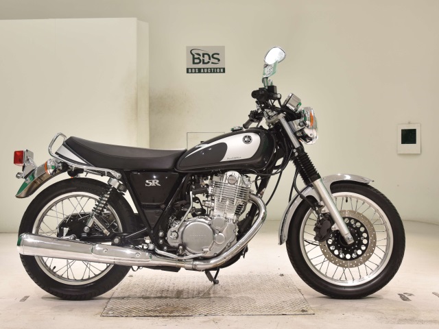 Yamaha SR400 2021