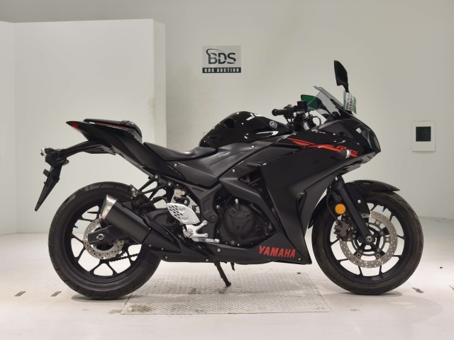Yamaha YZF-R25 2015