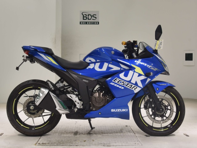 Suzuki GIXXER250SF