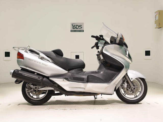 Suzuki SKYWAVE 650 2005