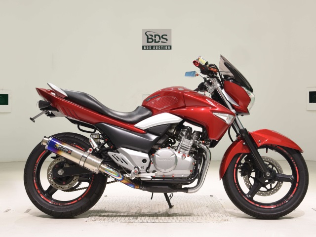 Suzuki GSR250