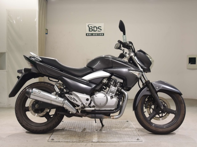 Suzuki GSR250