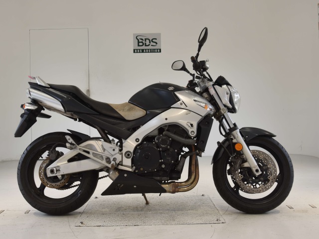 Suzuki GSR600 2006