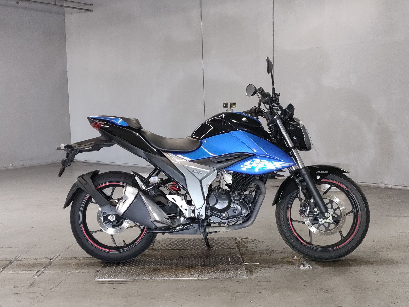 Suzuki GIXXER150