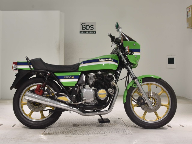 Kawasaki Z550FX 2024