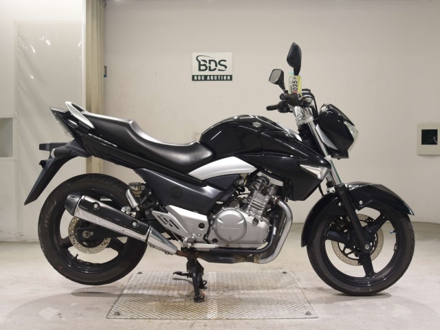 Suzuki GSR250