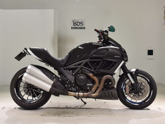 Ducati DIAVEL 2012