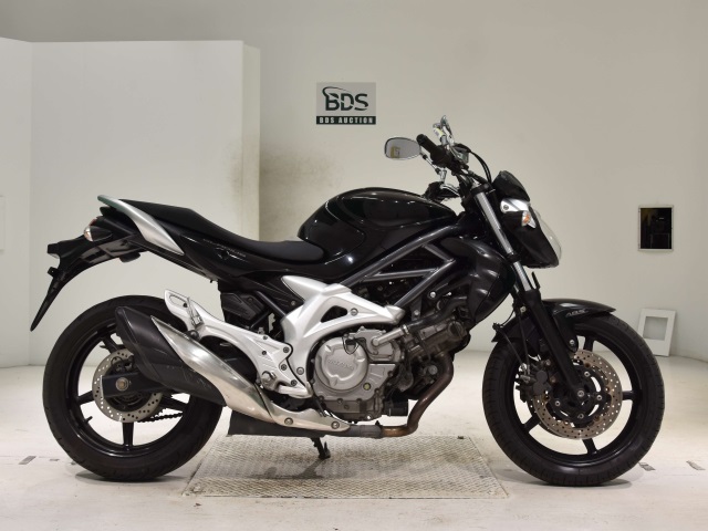 Suzuki GLADIUS SFV400 2010