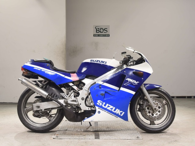Suzuki RGV250