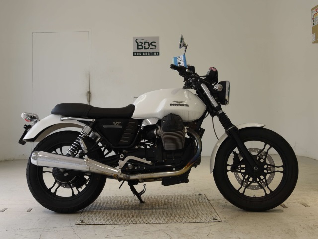 Moto Guzzi V7 2016