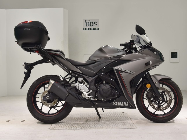 Yamaha YZF-R25 2016