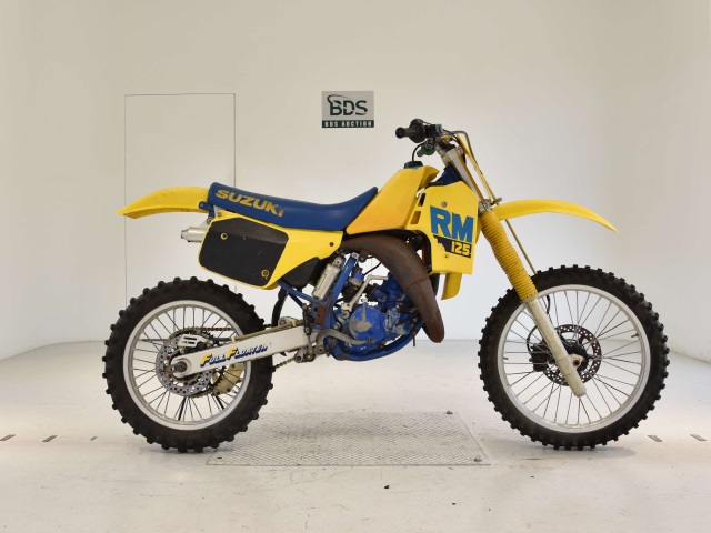 Suzuki RM125