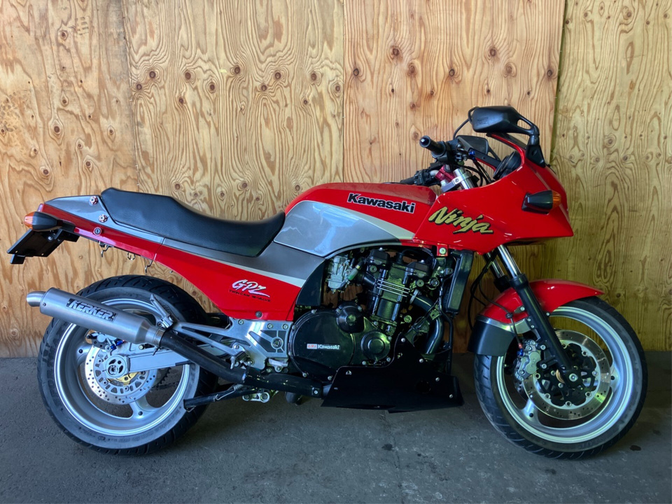Kawasaki GPZ900R 1998