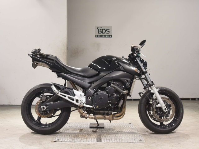 Suzuki GSR400 2013