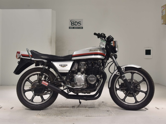Kawasaki Z400J 2024