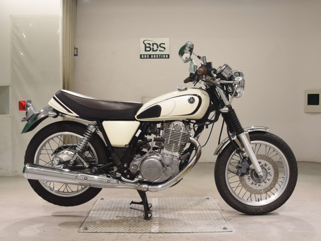 Yamaha SR400 2012