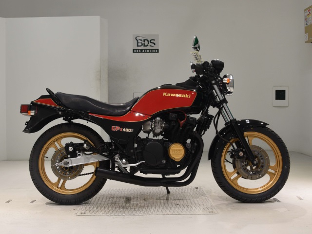 Kawasaki GPZ400 1983