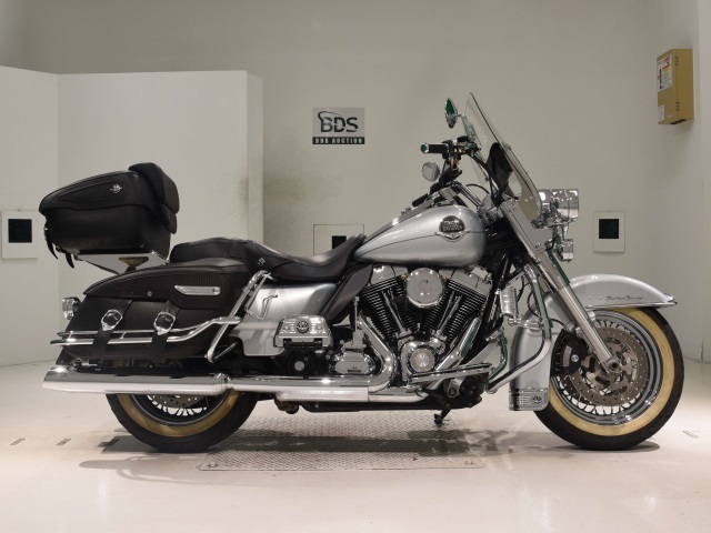 HD ROAD KING FLHRC1580 2010