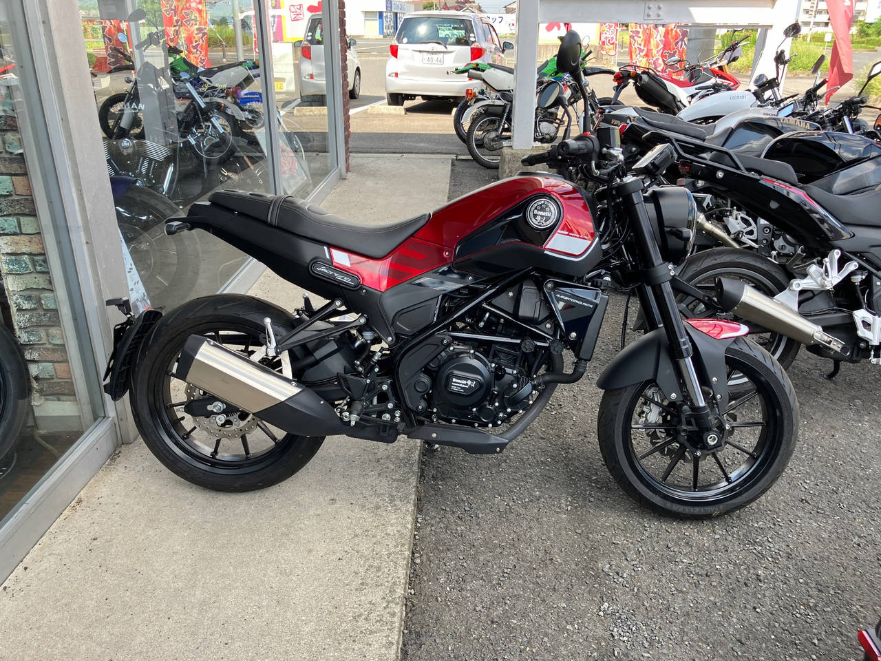 Kawasaki re on chi-no250 2022