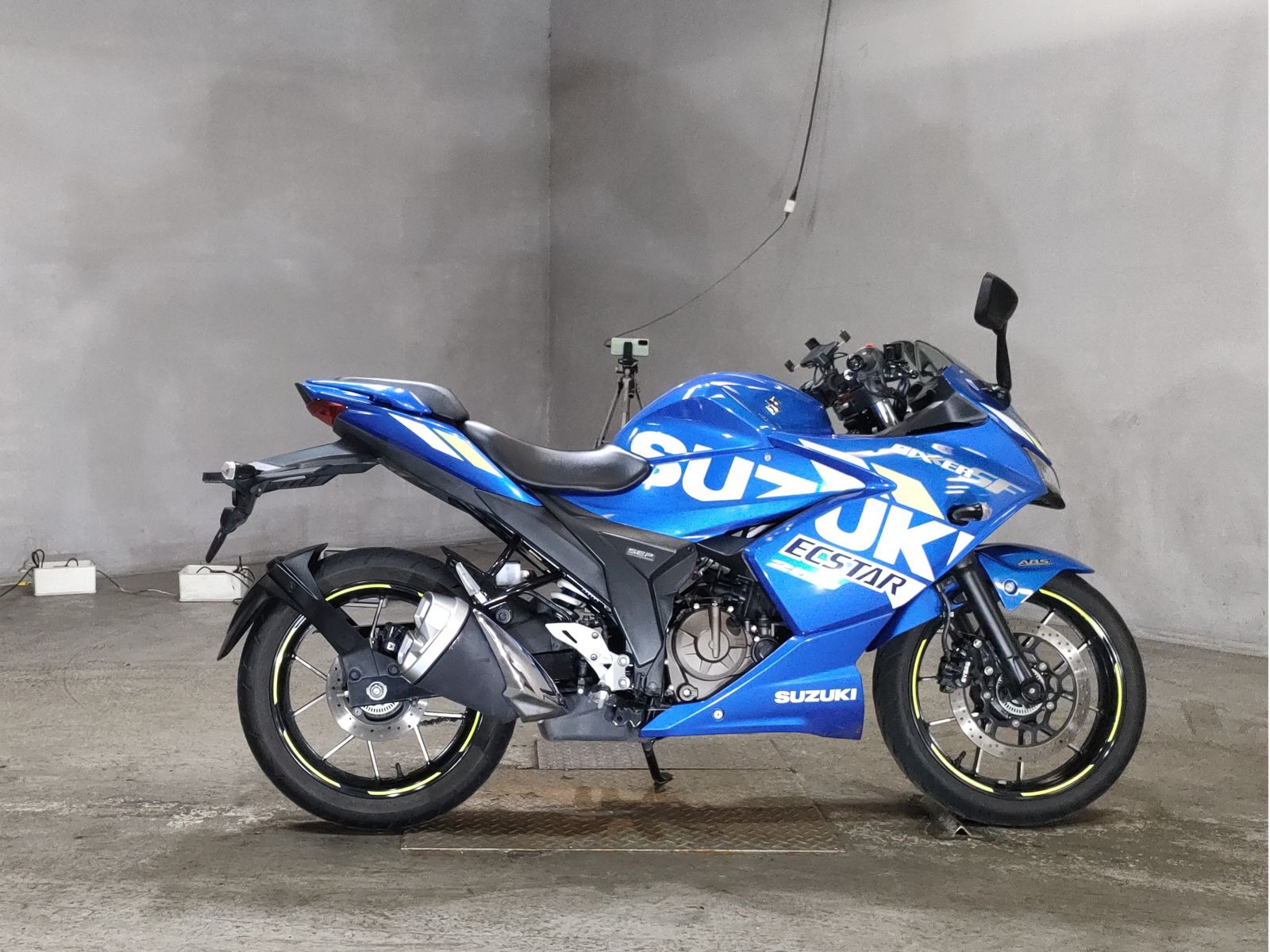 Suzuki GIXXER250SF