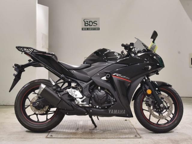 Yamaha YZF-R25A 2018