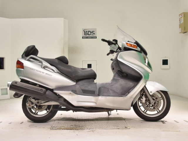 Suzuki SKYWAVE 650 2003
